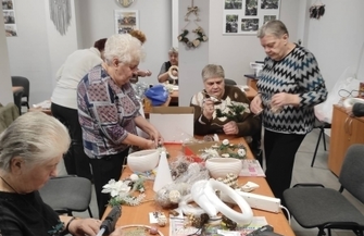 Szlichtyngowa Warsztaty Bożonarodzeniowe w Klubie Senior ZDJĘCIA