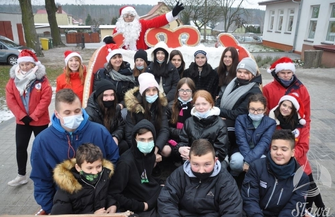 Święty z wizytą w szkołach