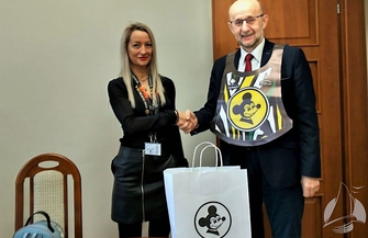 Falubazowe paczki dotarły do Sławy ZDJĘCIA