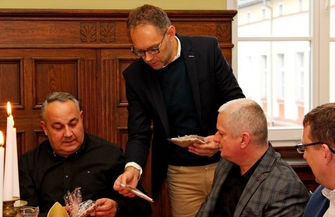 Wigilijne spotkania we wschowskim ratuszu ZDJĘCIA