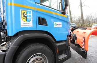 Będzie bezpieczniej - nowy sprzęt na powiatowych drogach