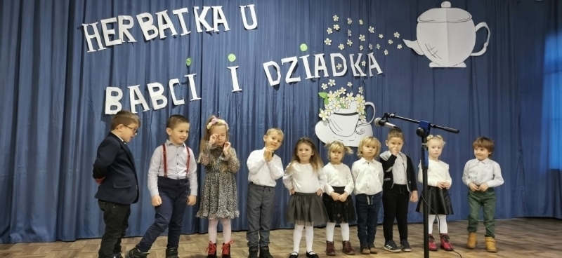 Dzień Babci i Dziadka w Szkole Podstawowej w Jędrzychowicach ZDJĘCIA