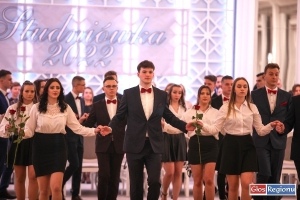 Studniówka 2022 w I ZS we Wschowie RELACJA