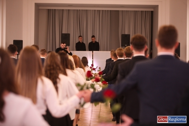 Studniówka 2022 w I ZS we Wschowie RELACJA