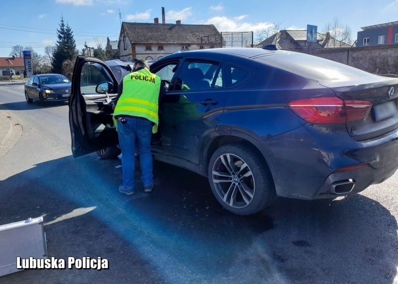 Pościg za kierowcą luksusowego auta BMW X6 skradzionego w Niemczech