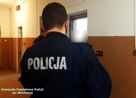 Ponad 200 działek dilerskich narkotyków ujawnili policjanci