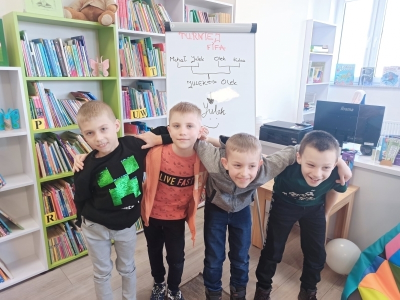 Pierwszy Turnieju FIFA22 organizowany przez Bibliotekę w Szlichtyngowej ZDJĘCIA