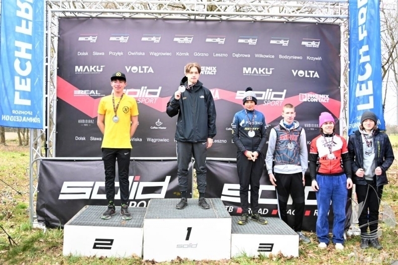 Rowerowe zmagania w Starym Strączu ZDJĘCIA