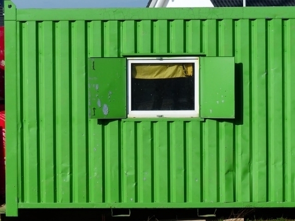 Wynajem kontenerów socjalnych odpowiedzią na kryzys migracyjny