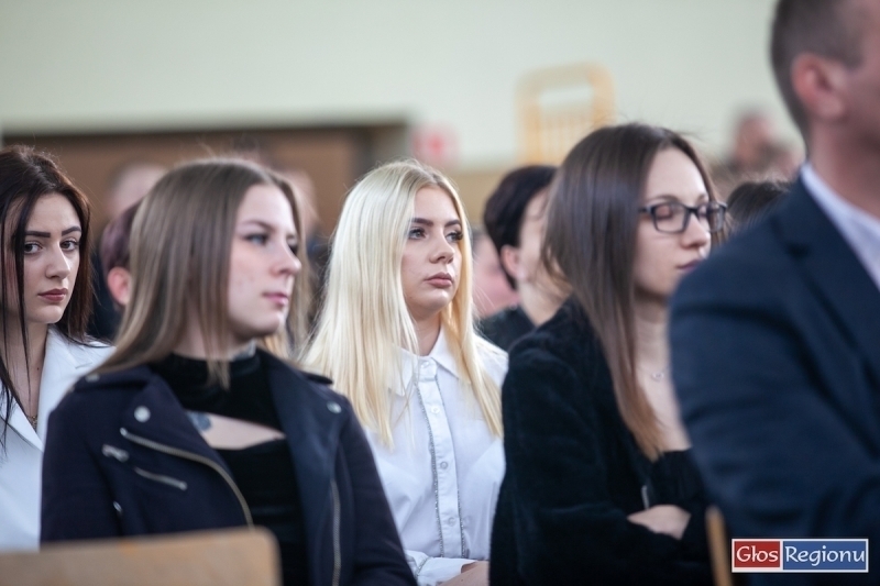 Pożegnanie absolwentów w I ZS we Wschowie RELACJA