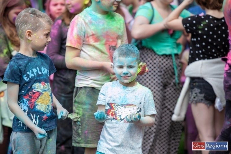 Holi Święto Kolorów w Parku Tysiąclecia we Wschowie VIDEO