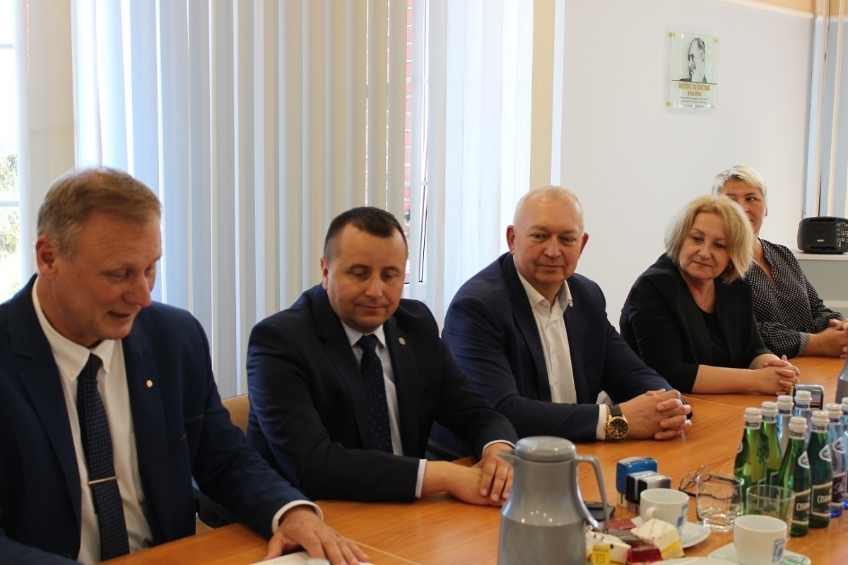 Umowy w ramach programu Lubuska Baza Sportowa podpisane