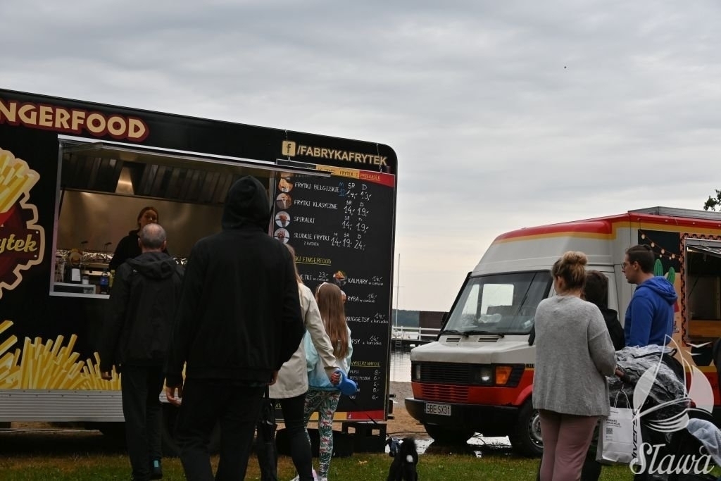 Food trucki na plaży