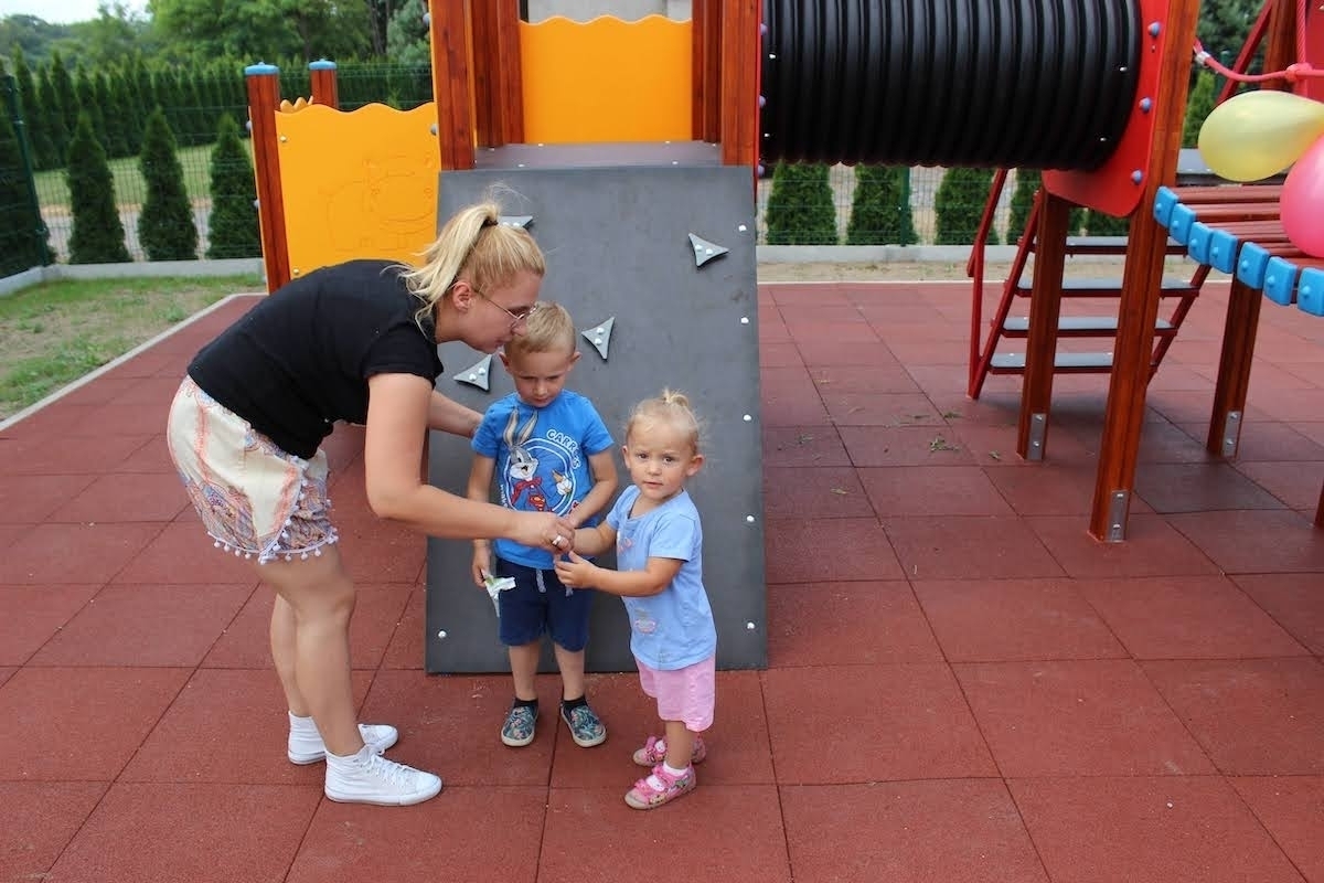 Zdjęcie 14: Otwarcie placów zabaw i siłowni w Wyszanowie i w Zamysłowie (ZDJĘCIA)
