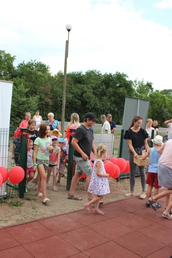 Zdjęcie 3: Otwarcie placów zabaw i siłowni w Wyszanowie i w Zamysłowie (ZDJĘCIA)