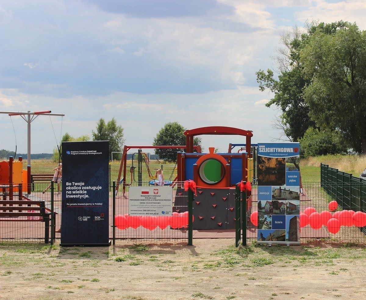 Zdjęcie 15: Otwarcie placów zabaw i siłowni w Wyszanowie i w Zamysłowie (ZDJĘCIA)