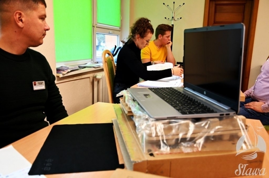Laptopy zostały przekazane uczniom