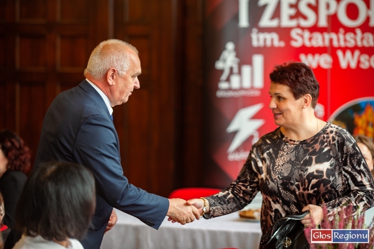 Wojewoda Lubuski spotkał sięze wschowskimi dyrektorami i nauczycielami VIDEO
