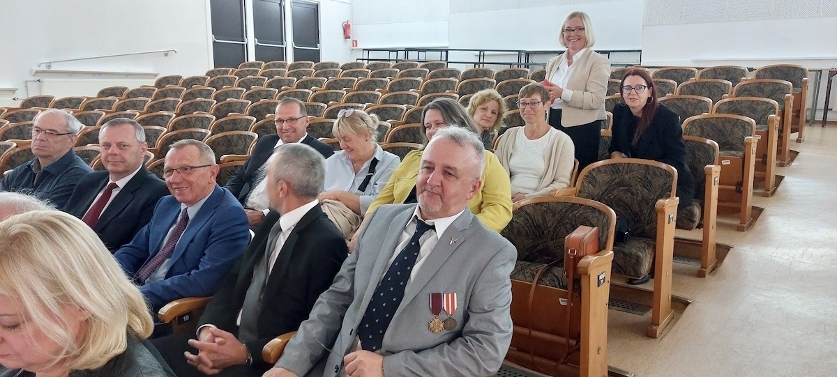 14 nauczycieli SOSW we Wschowie uhonorowanych ZDJĘCIA