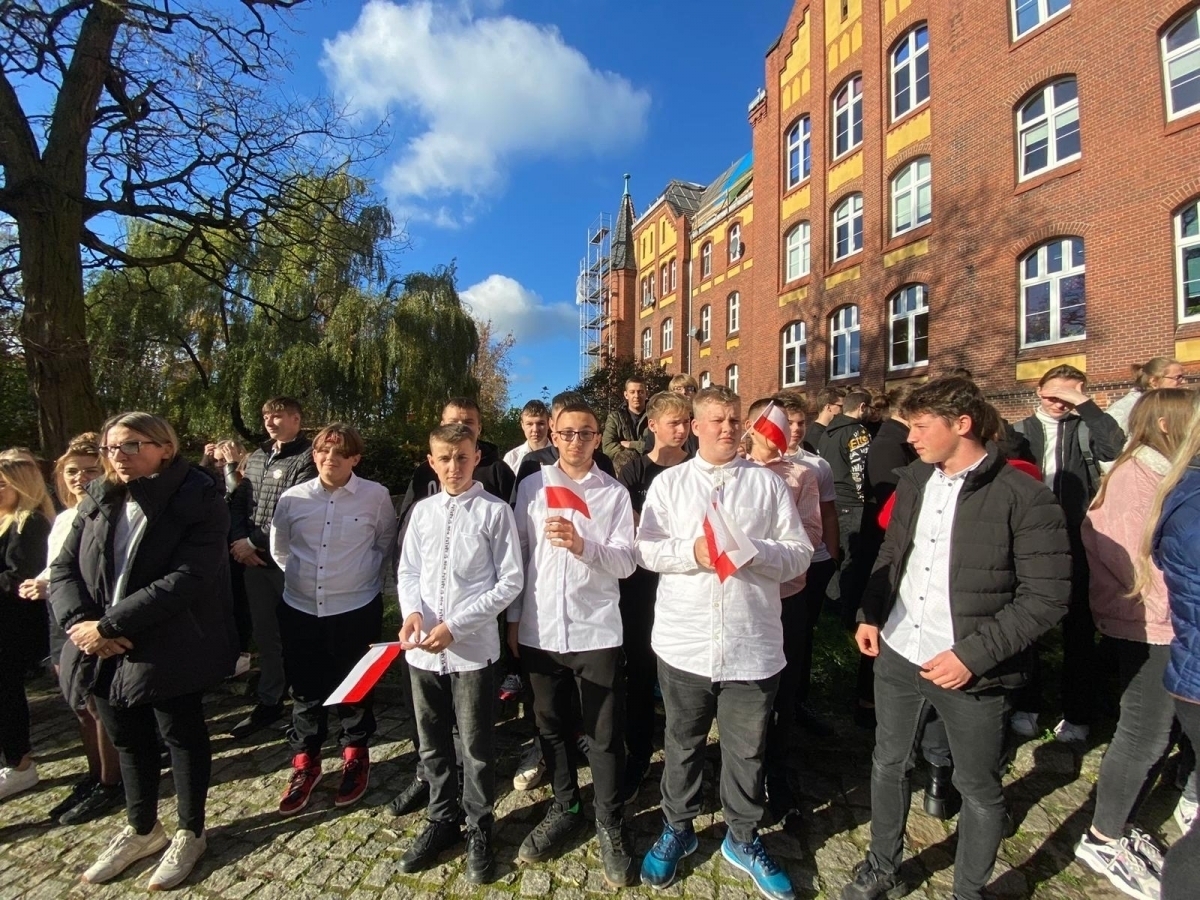 Obchody Święta Niepodległości w I. Zespole Szkół im. Stanisława Staszica we Wschowie