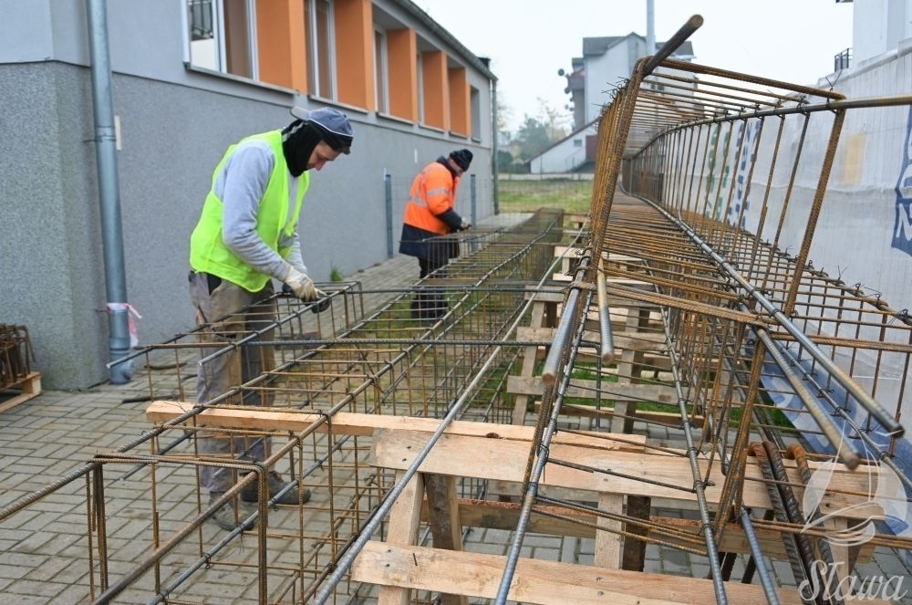 Prace przy budowie sali postępują