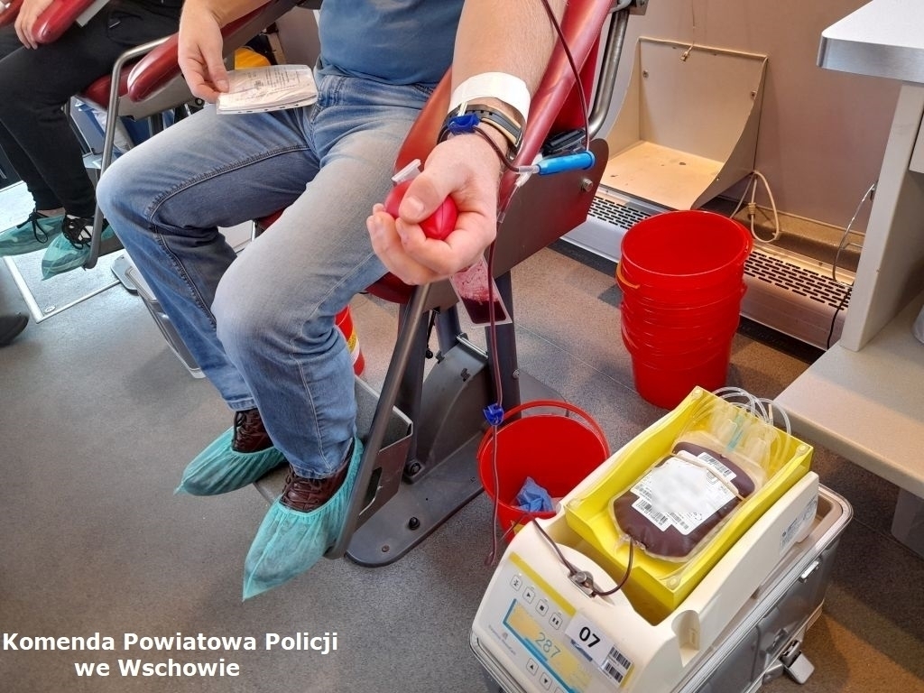 Podzielili sięcząstkąsiebie