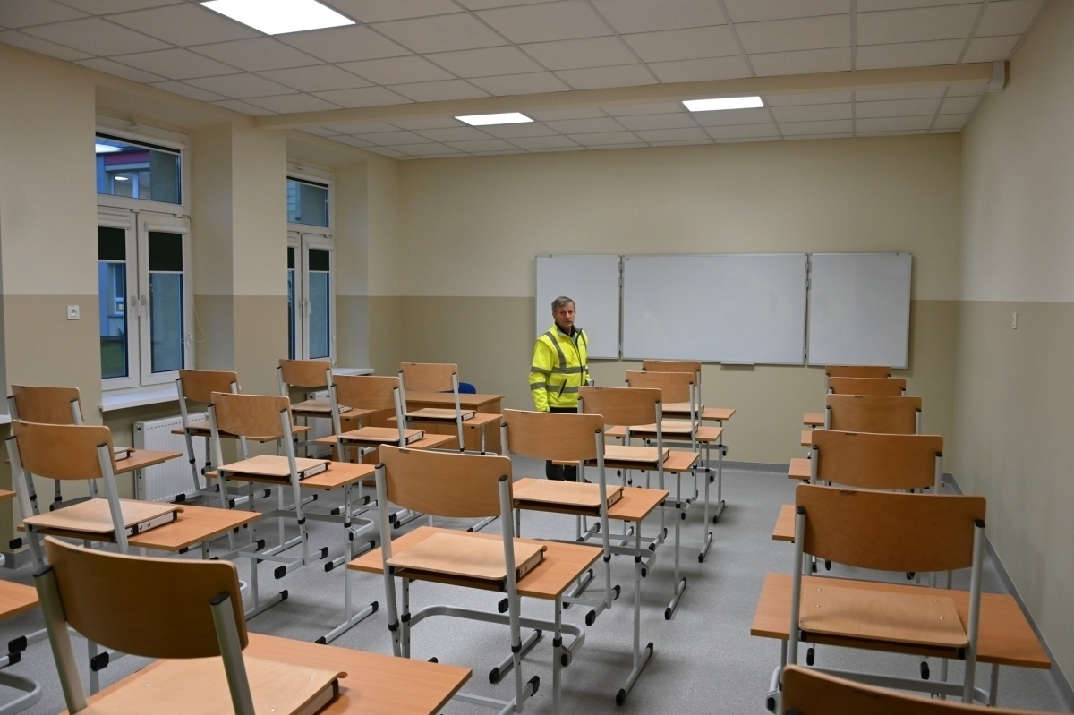 Dzieci wróciły do nowiutkiej szkoły