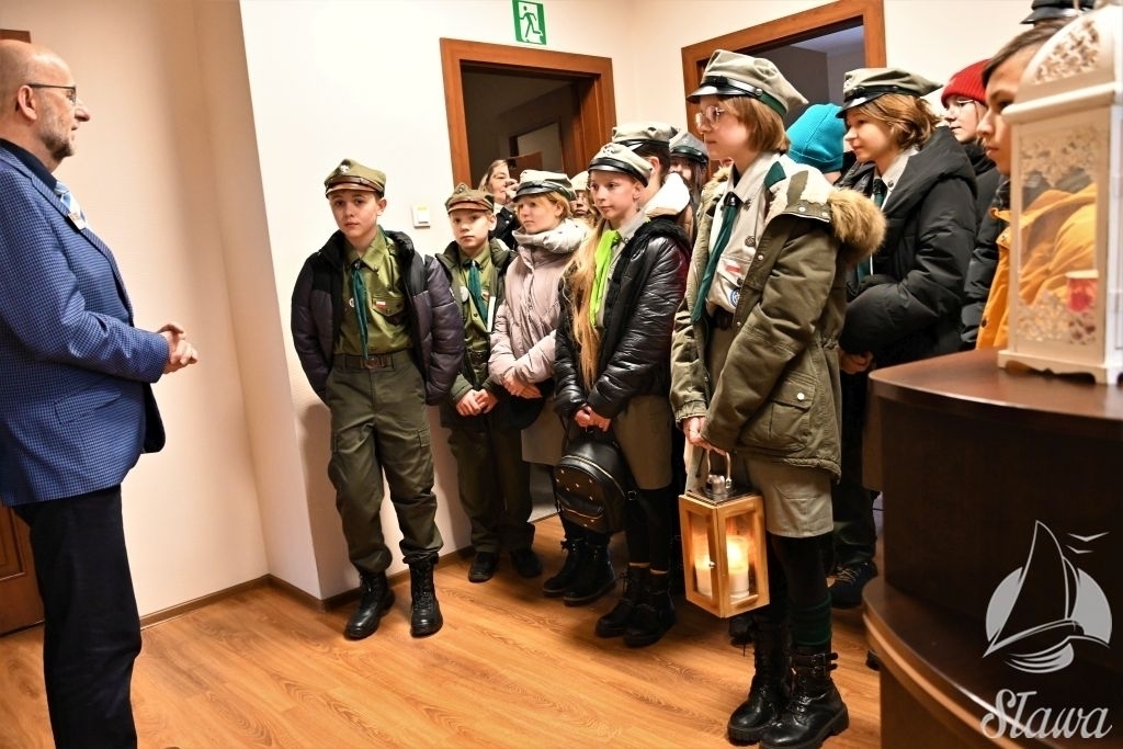 Światło Betlejemskie w Urzędzie Miejskim