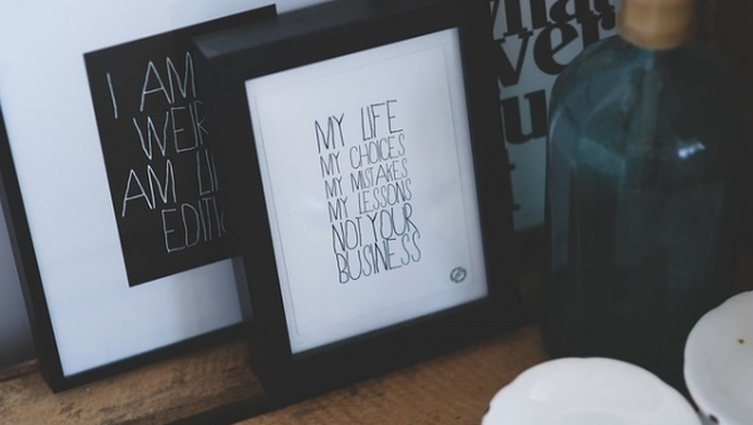 Plakaty czarno białe na ścianę do salonu retro