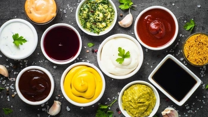 Inspiracje kulinarne 2022 – TOP 5 gotowych sosów