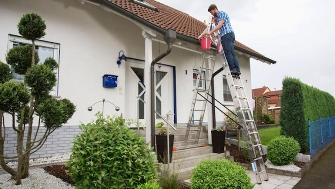 Jaką drabinę wybrać do domu i do ogrodu?