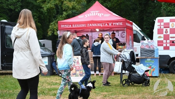 Food trucki na plaży