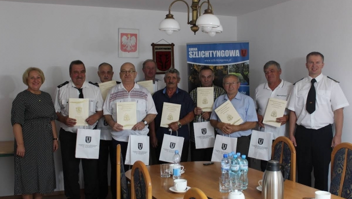 Kolejni druhowie z decyzją o przyznaniu świadczenia ratowniczego w gminie Szlichtyngowa