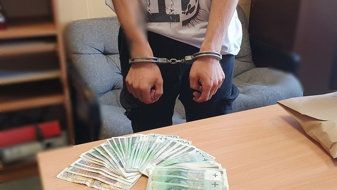 Góra: Pracownik sklepu przywłaszczył utarg w wysokości 10 tys. zł