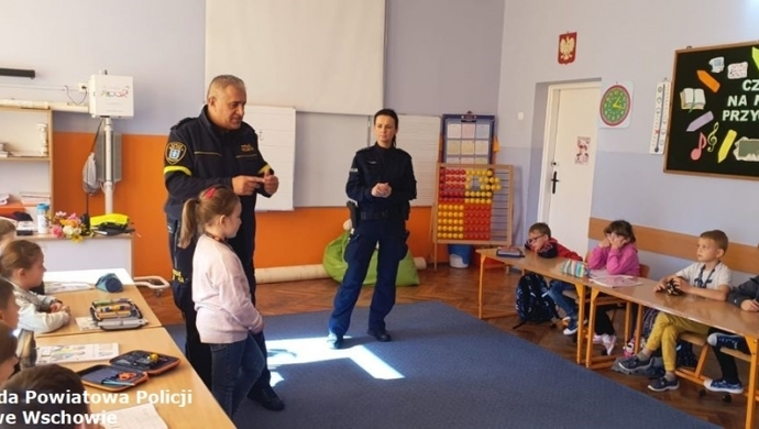 Policjanci odwiedzili grupy przedszkolne (ZDJĘCIA)