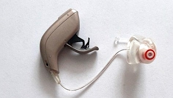 Poszukiwany uczciwy znalazca słuchawki do aparatu słuchowego