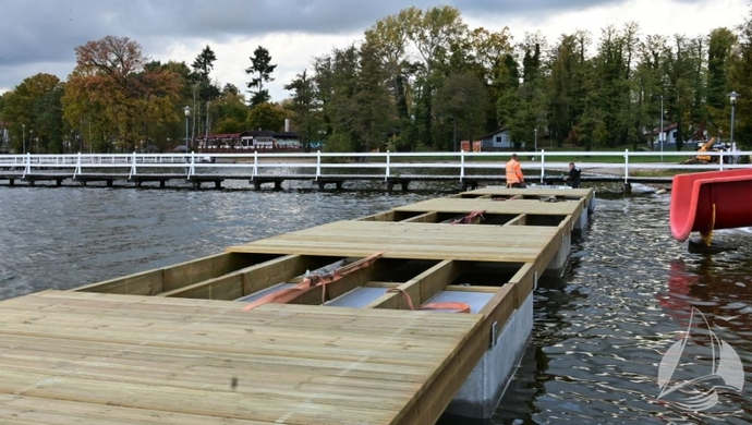 Pomost już na wodzie