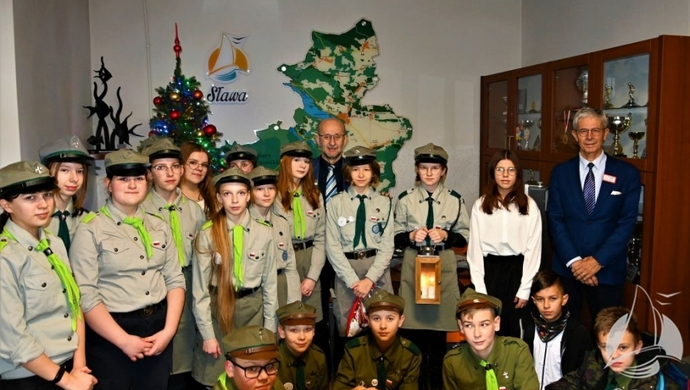 Światło Betlejemskie w Urzędzie Miejskim