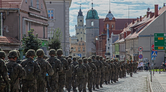 Przez miasto przemaszerowali żołnierze. III Rajd na Wschowę (ZDJĘCIA)