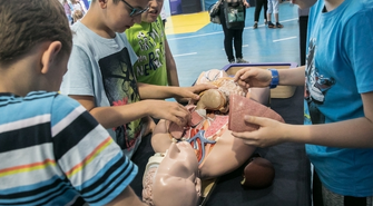 Naukobus i człowiek-układanka w Jędrzychowicach