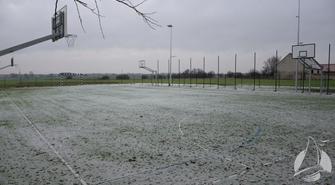 Obiekt sportowy przy szkole