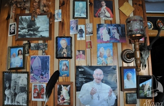 Kultywuje Bożonarodzeniową tradycję