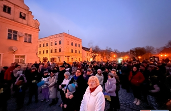 Manifestacja przed ratuszem. Wschowianie popierają Ukrainę
