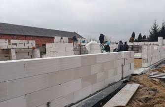 Postępy prac przy budowie świetlicy w Dryżynie ZDJĘCIA