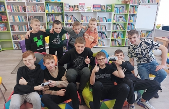 Pierwszy Turnieju FIFA22 organizowany przez Bibliotekę w Szlichtyngowej ZDJĘCIA