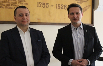 Przebudowa dachu coraz bliżej