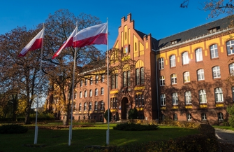 Przebudowa dachu coraz bliżej