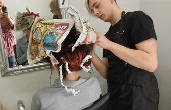 Eryk Sprawny w zawodzie fryzjer ZDJĘCIA