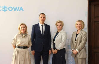 Dyrektorzy placówek oświatowych pozostaną na stanowiskach