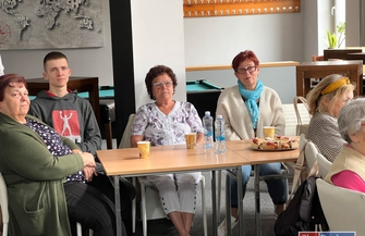 Bezpłatne opaski bezpieczeństwa trafiły do seniorów VIDEO